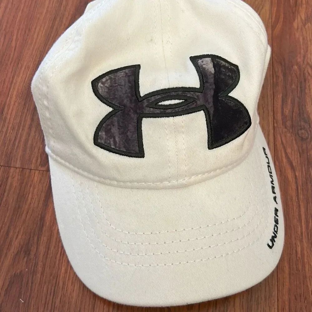 Under armor women's cream and camo baseball hat cap
